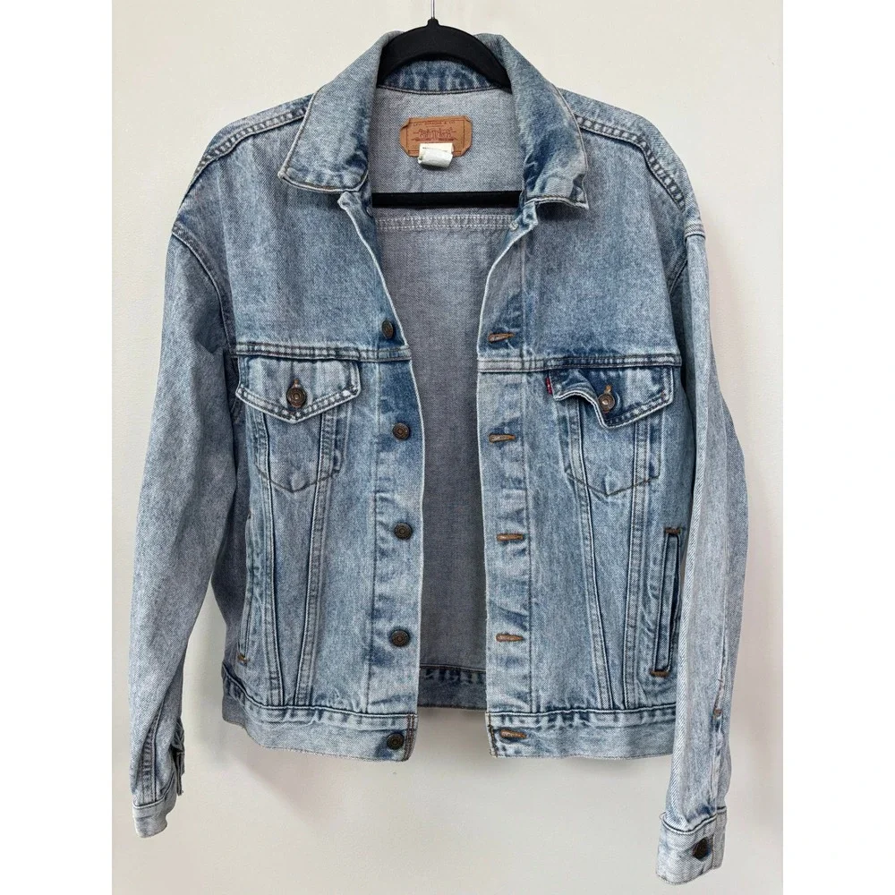 Vintage Levis 70507-0219 Denim Trucker Jacket Made in USA Light Wash Large